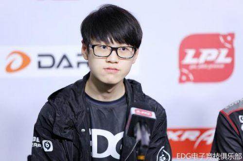 仅在场上尽